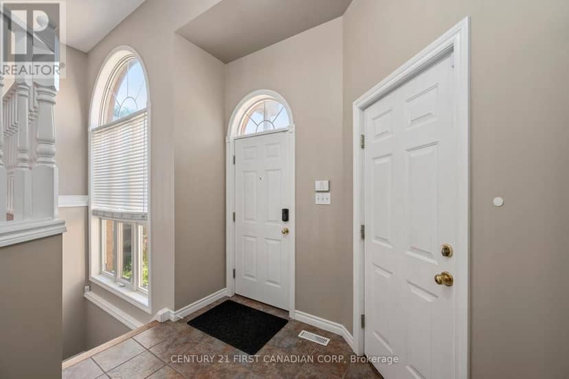 1638 Marconi Boulevard — photo 3 of 34