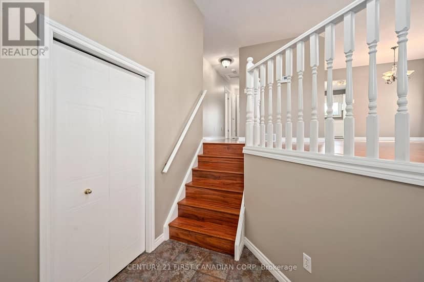 1638 Marconi Boulevard — photo 4 of 34
