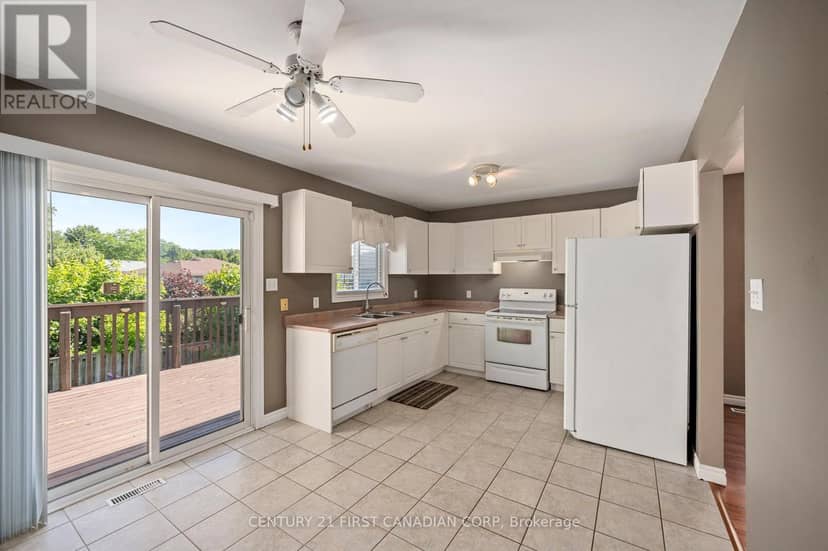 1638 Marconi Boulevard — photo 8 of 34