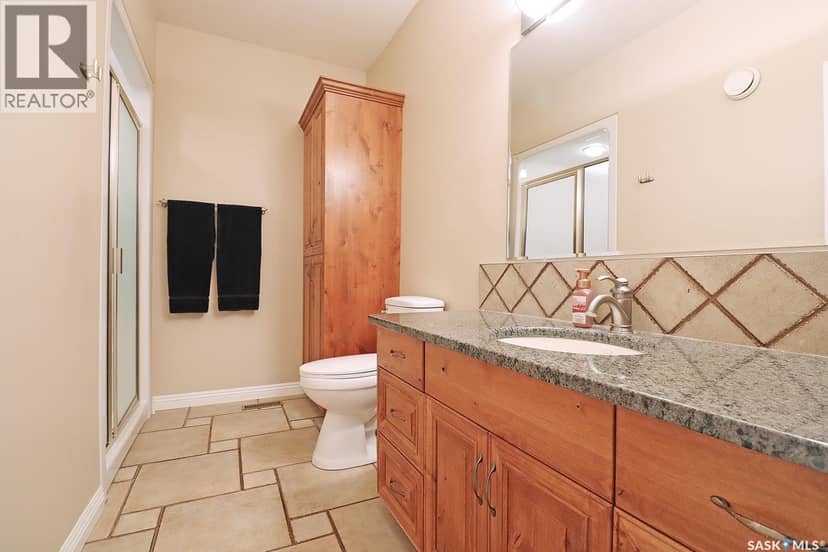 305 Jubilee DRIVE — photo 18 of 40