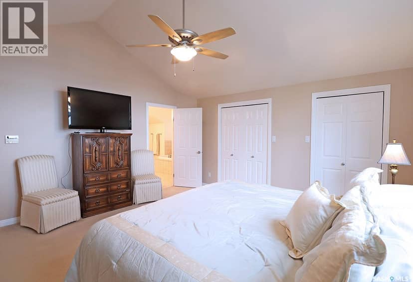 305 Jubilee DRIVE — photo 21 of 40