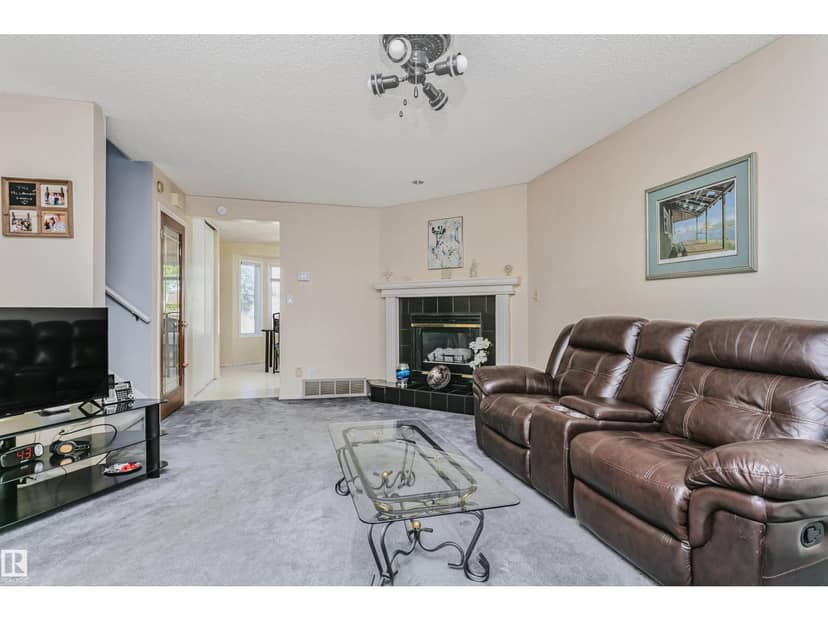 1612 80A ST NW — photo 10 of 40