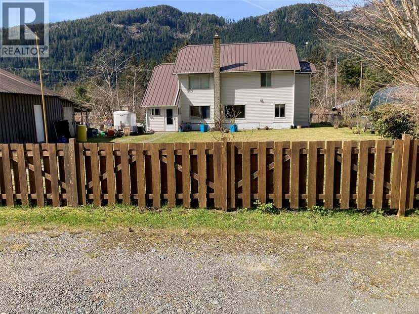 147 Maquinna Ave, Zeballos
