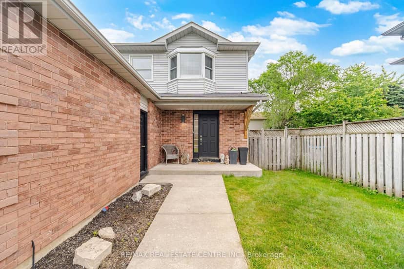 323 Michael Drive — photo 3 of 32