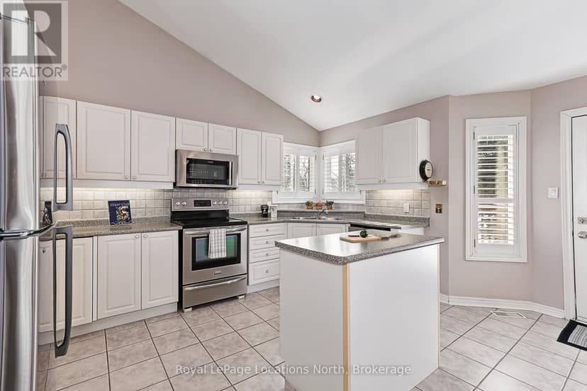 57 Barker Boulevard — photo 10 of 37