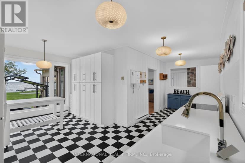 2032 Lakeshore Drive — photo 11 of 40