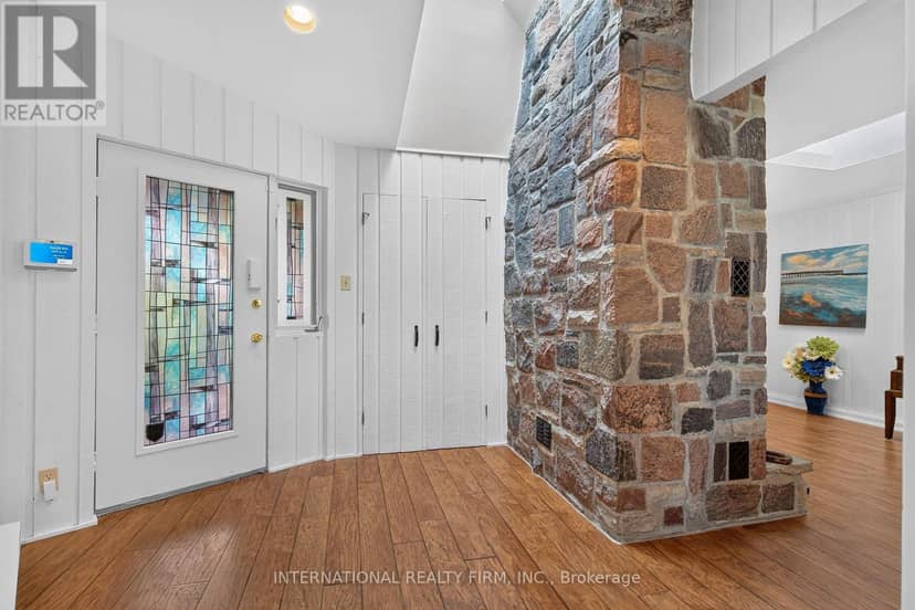 2032 Lakeshore Drive — photo 4 of 40