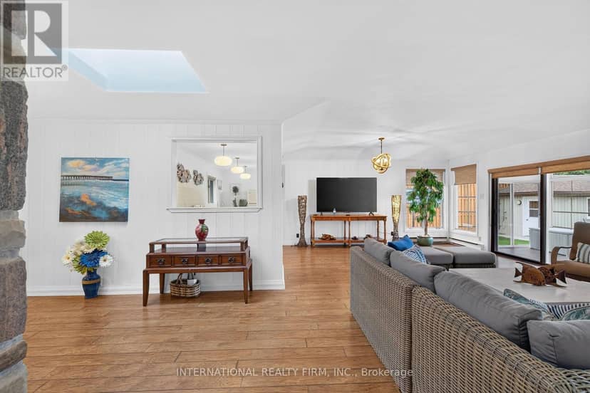 2032 Lakeshore Drive — photo 5 of 40