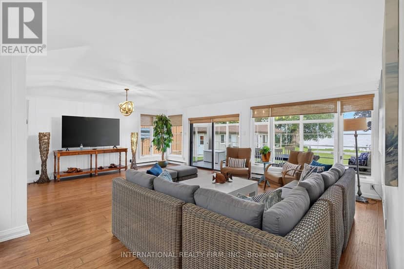 2032 Lakeshore Drive — photo 7 of 40