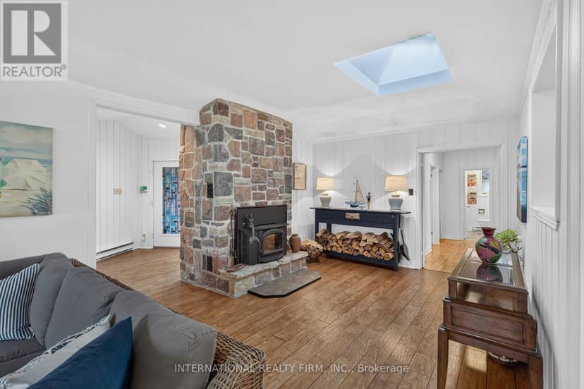 2032 Lakeshore Drive — photo 9 of 40