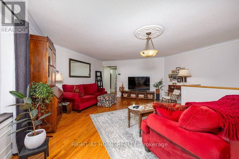 550 Queen Street E — photo 12 of 40