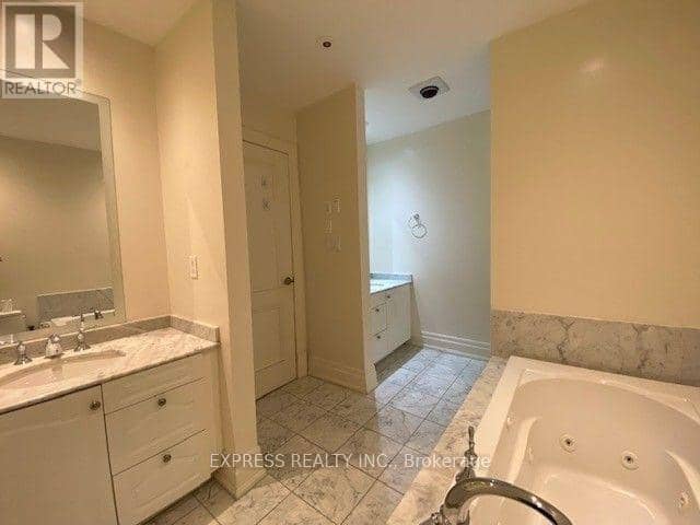 302 - 51 York Mills Road — photo 10 of 27