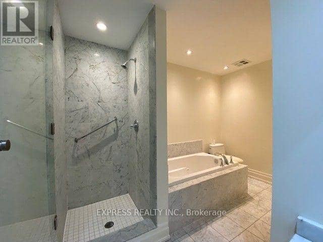 302 - 51 York Mills Road — photo 13 of 27