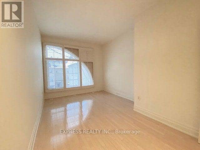 302 - 51 York Mills Road — photo 16 of 27