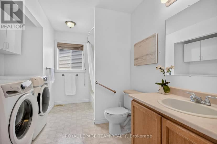 148 Charlotte Street — photo 18 of 40