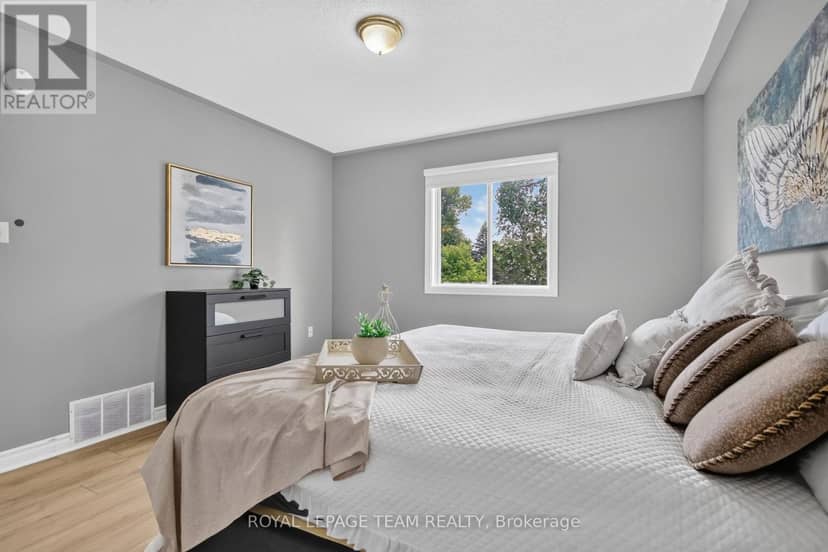 148 Charlotte Street — photo 17 of 40