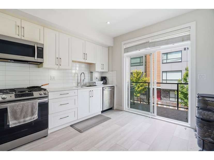 14 19631 55A AVENUE, Langley