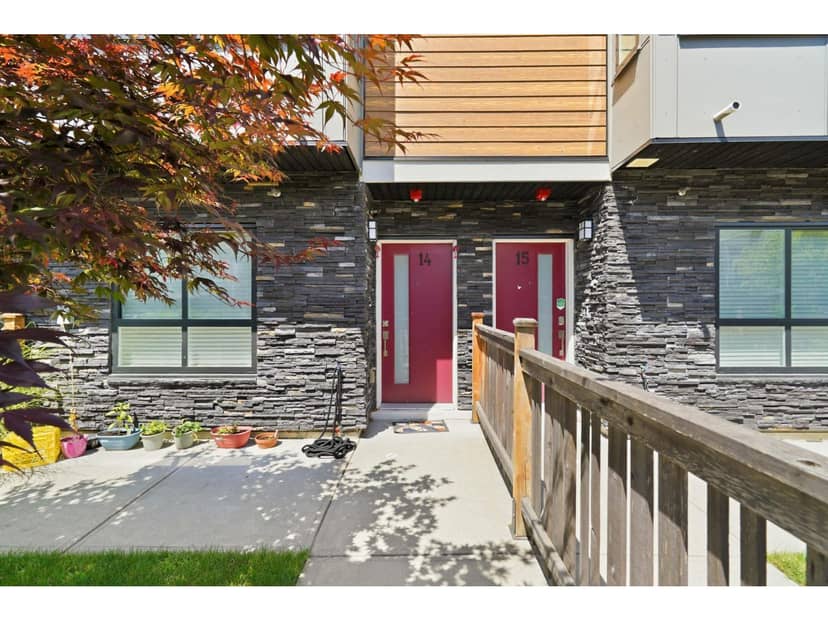 14 19631 55A AVENUE, Langley, photo 2