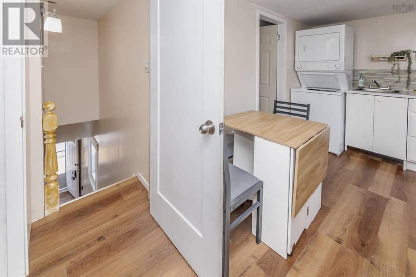 14 Catherine Street — photo 17 of 33