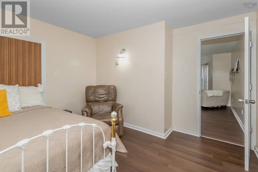 14 Catherine Street — photo 18 of 33