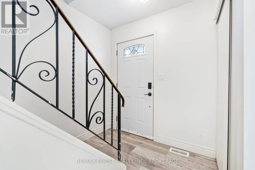 347 Kingsdale Avenue — photo 5 of 33