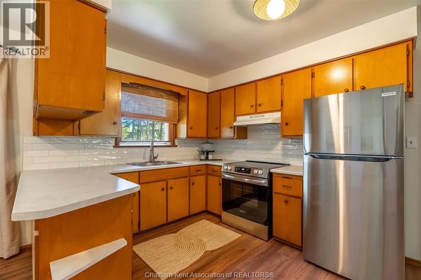 140 Gregory DRIVE East — photo 15 of 27