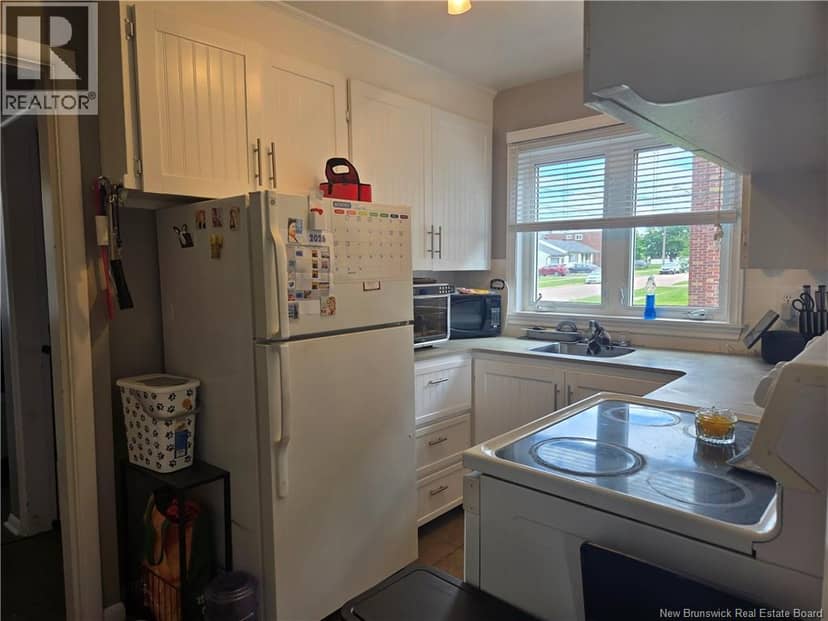 68 Katherine Avenue — photo 2 of 15
