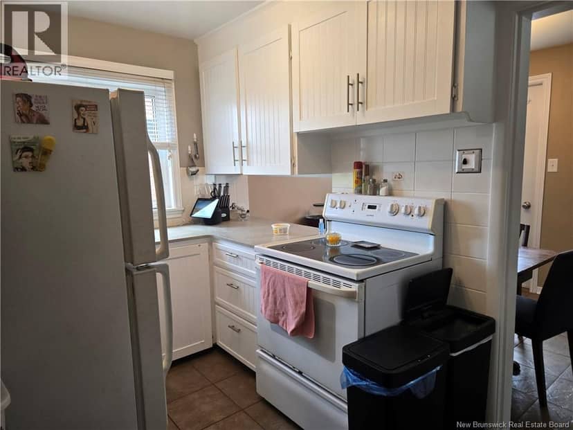 68 Katherine Avenue — photo 3 of 15