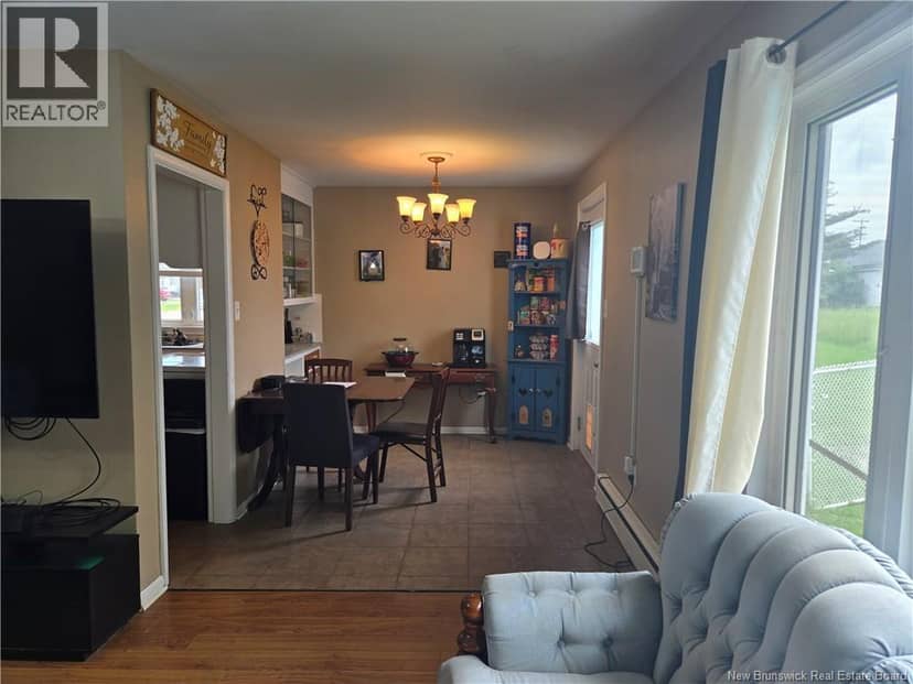 68 Katherine Avenue — photo 5 of 15