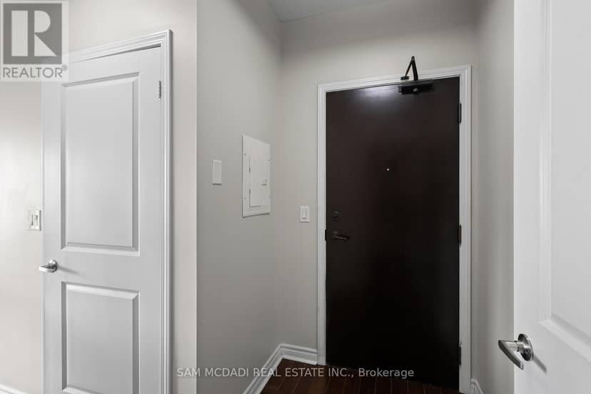 1611 - 385 Prince Of Wales Drive — photo 3 of 23