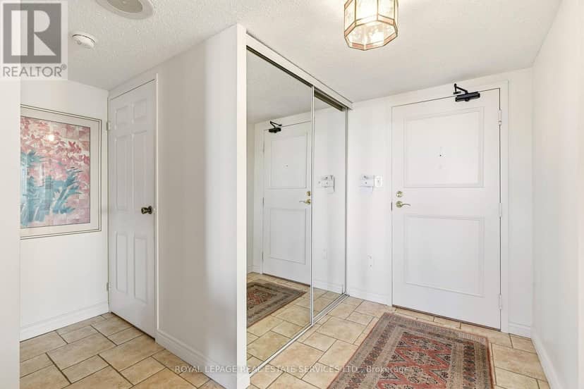 1602 - 2180 Marine Drive — photo 4 of 38