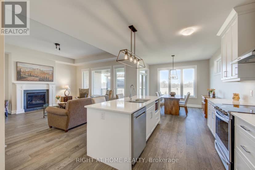 2043 Lockwood Crescent — photo 16 of 40