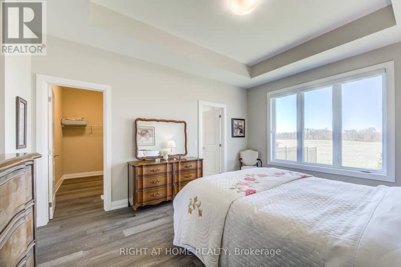 2043 Lockwood Crescent — photo 26 of 40