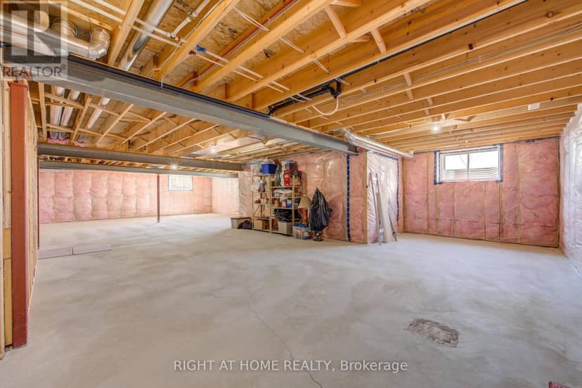 2043 Lockwood Crescent — photo 34 of 40