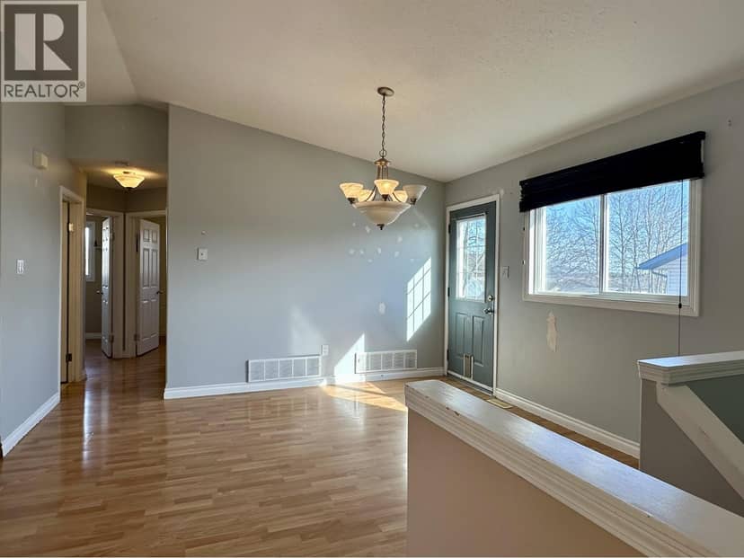4405 HERITAGE CRESCENT, Fort Nelson, photo 3