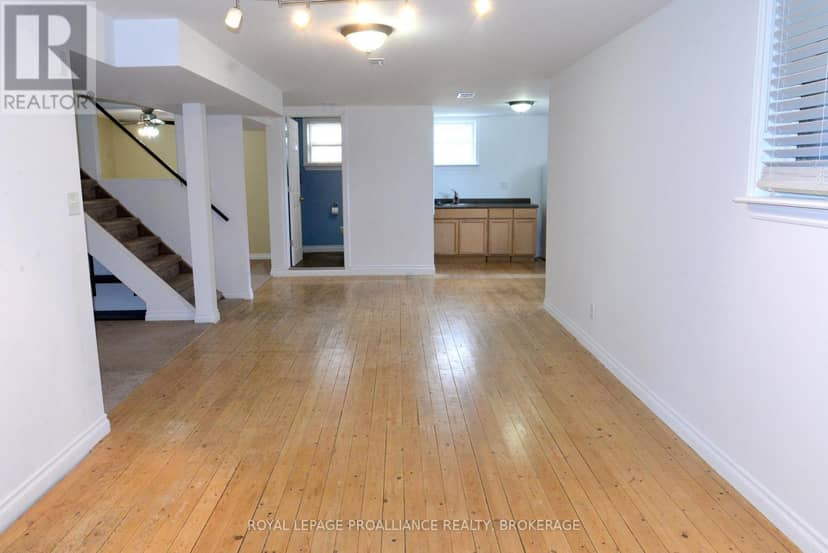 775 Alfred Crescent — photo 16 of 28