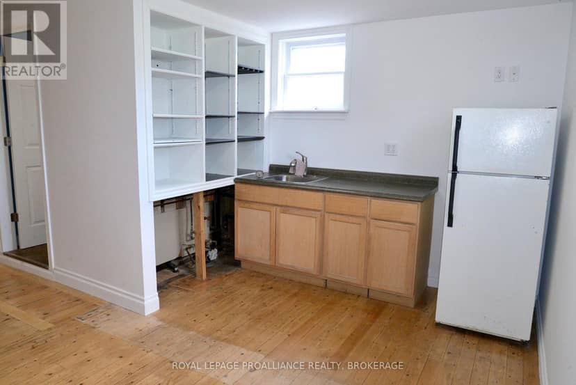 775 Alfred Crescent — photo 18 of 28