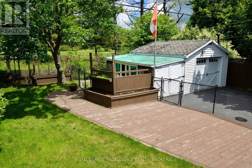 775 Alfred Crescent — photo 26 of 28