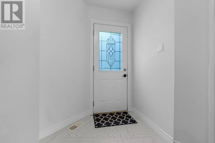 125 Andrew Street — photo 16 of 29
