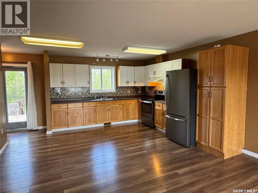 210 Bouvier CRESCENT — photo 3 of 40