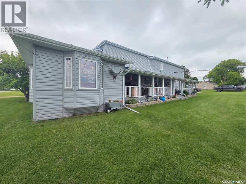 15 Adelaide STREET, Manor