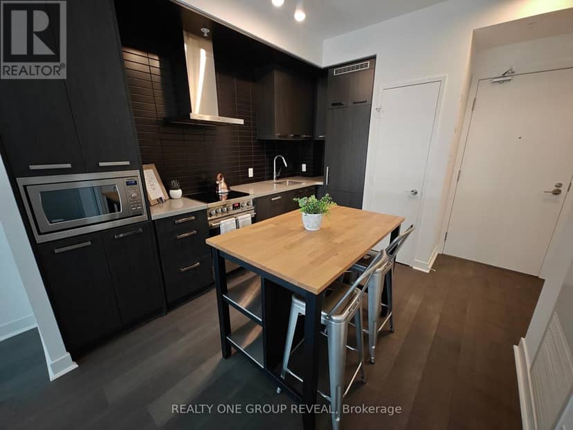 213S - 455 Front Street E — photo 3 of 12
