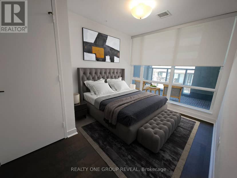 213S - 455 Front Street E — photo 4 of 12