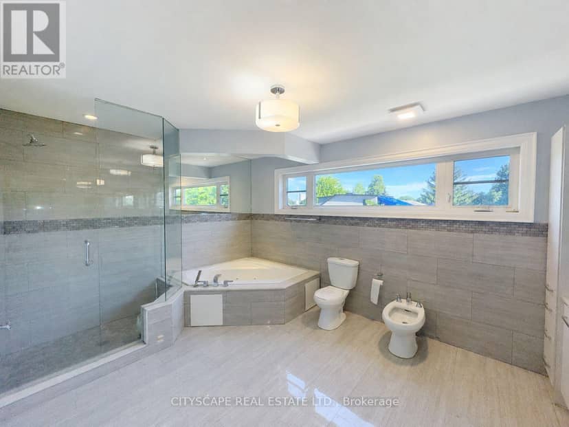 817 Cosburn Avenue — photo 34 of 40