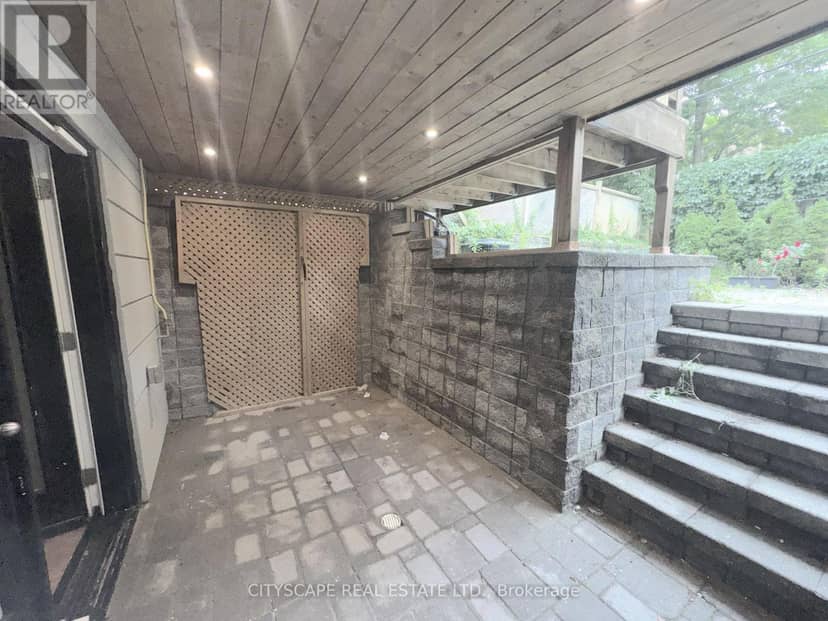 817 Cosburn Avenue — photo 37 of 40