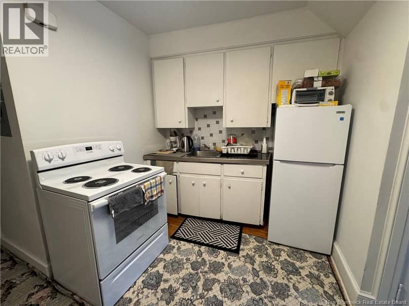 325 Main Street — photo 2 of 25
