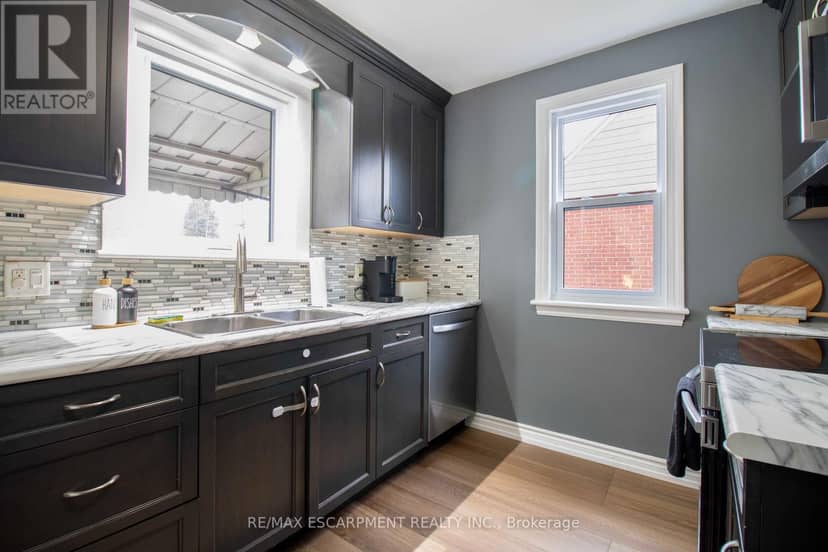 149 East 34th Street — photo 8 of 39