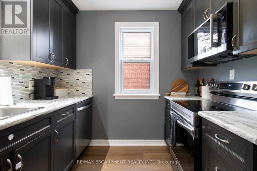 149 East 34th Street — photo 9 of 39