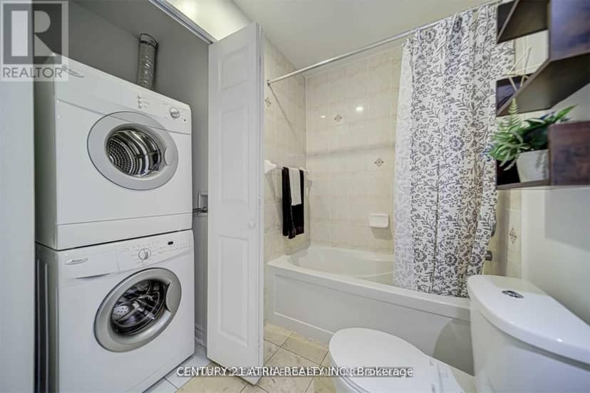 1109 - 18 Holmes Avenue — photo 11 of 20