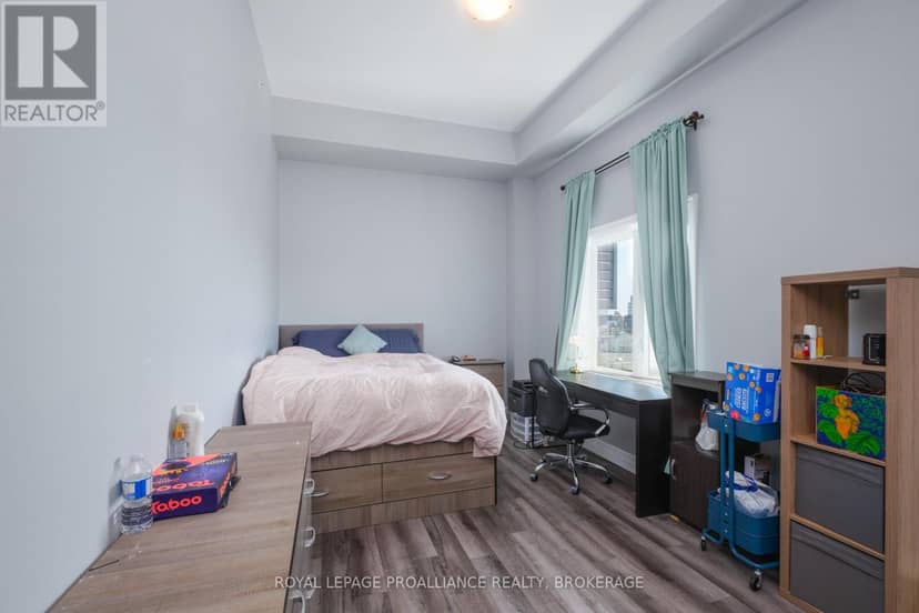 502 - 501 Frontenac Street — photo 14 of 27
